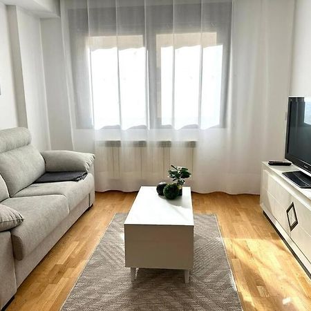 Studio 14 + Garaje Incluido. Nuevo, Elegante, Acogedor. ハーロー エクステリア 写真